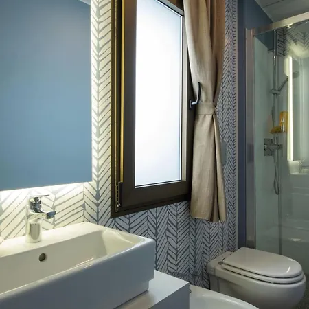 Lido Di Colico, Front And Center Kamp alanı