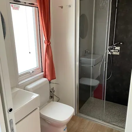 Lido Di Colico, Front And Center Camping Colico