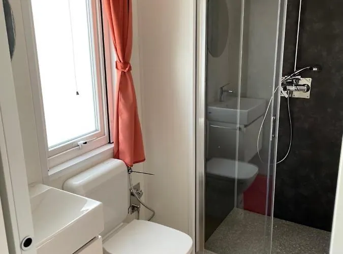 Lido Di Colico, Front And Center Кемпинг Колико